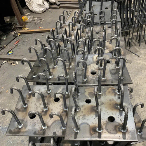 图纸中如何确定乌兰察布预埋件的位置？