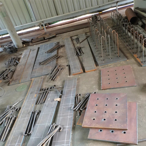 有哪些其他因素会影响乌兰察布预埋件位置的确定？